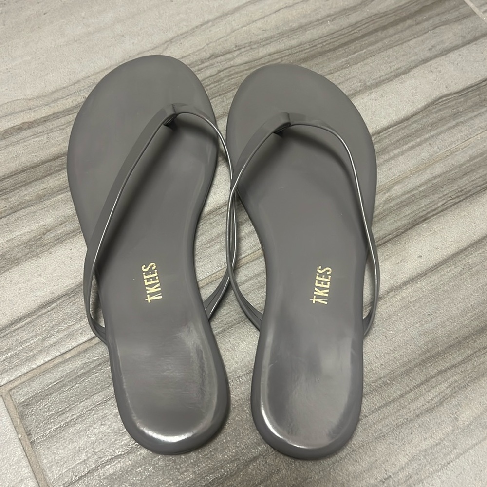 TKees Gray Flip Flop - Size 8